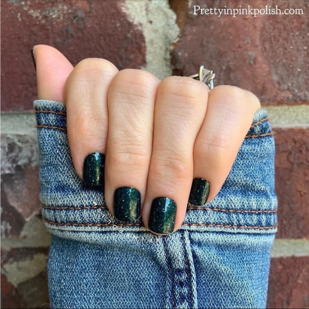 *Retired* Color Street: Scot Topic | Dark Green Holographic Glitter Emerald